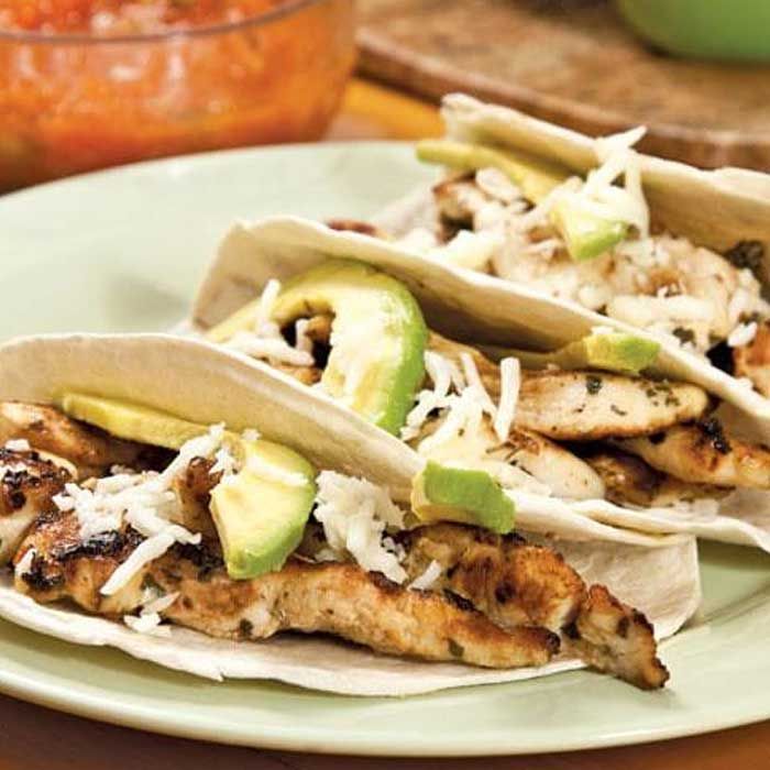 Tacos de pollo con tortillas de harina